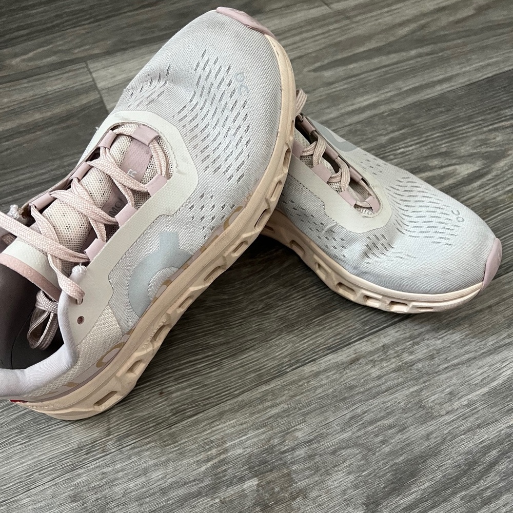 Women’s cloundmonster